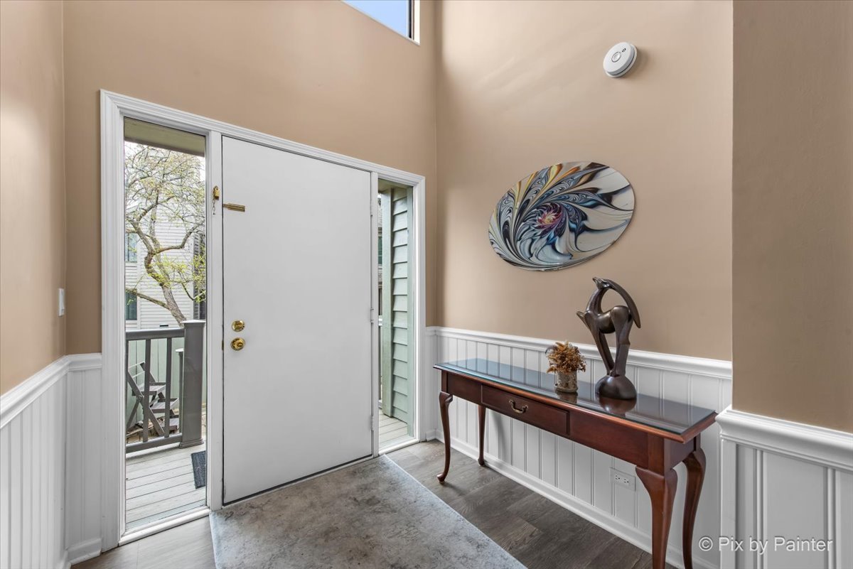 904 Shoreline Road, Unit 925 Lake Barrington, IL 60010 - Photo 3 of 46 Gallery Image 3