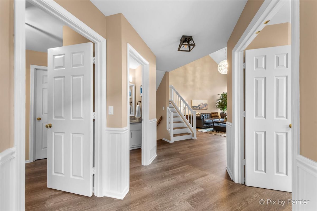 904 Shoreline Road, Unit 925 Lake Barrington, IL 60010 - Photo 4 of 46 Gallery Image 4