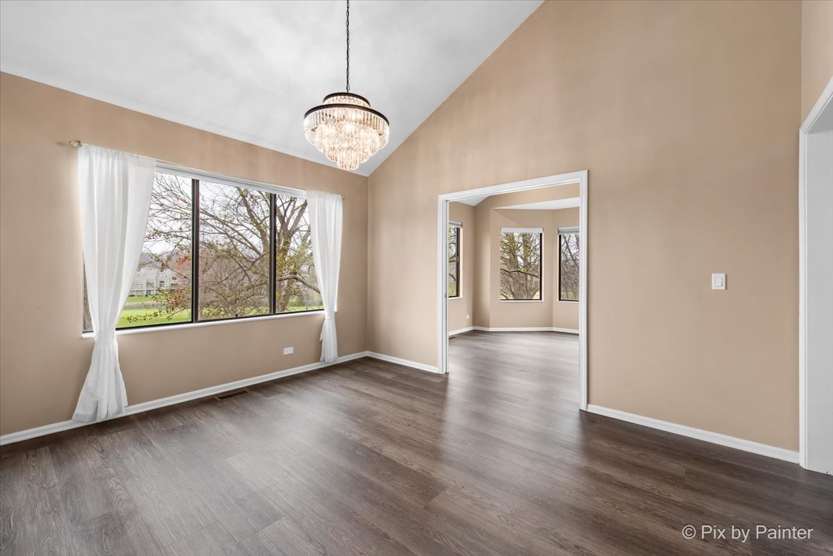 904 Shoreline Road, Unit 925 Lake Barrington, IL 60010 - Photo 7 of 46 Gallery Image 7