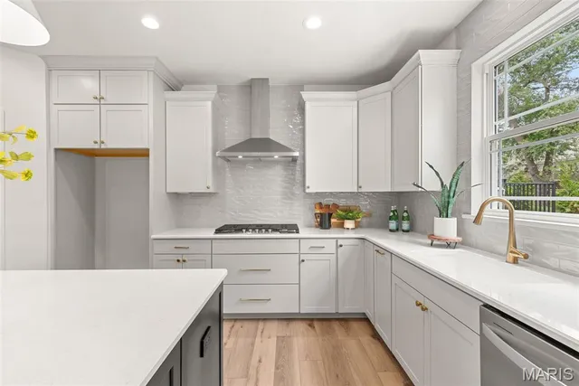 $594,296 | 537 Ryehill Drive, St. Peters, MO 63376