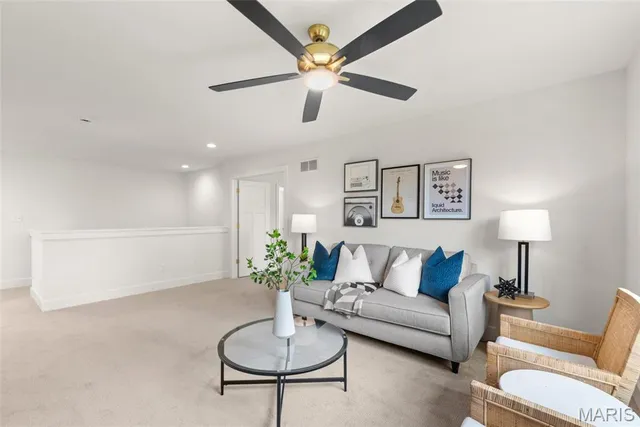 $594,296 | 537 Ryehill Drive, St. Peters, MO 63376