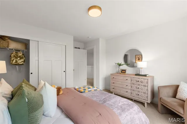 $594,296 | 537 Ryehill Drive, St. Peters, MO 63376