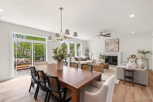 $594,296 | 537 Ryehill Drive, St. Peters, MO 63376