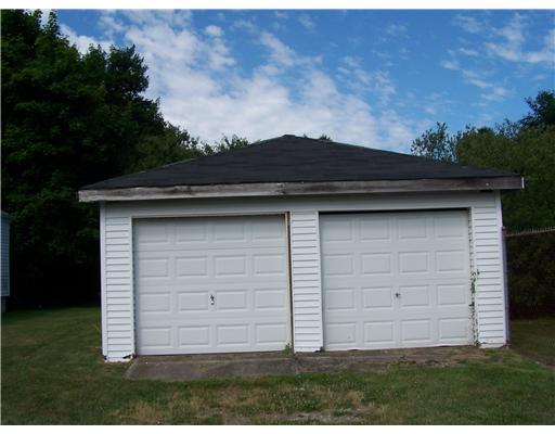 3 Rego Road Middletown, RI 02842 - Photo 3 of 8 Parking Lot/Garage.
