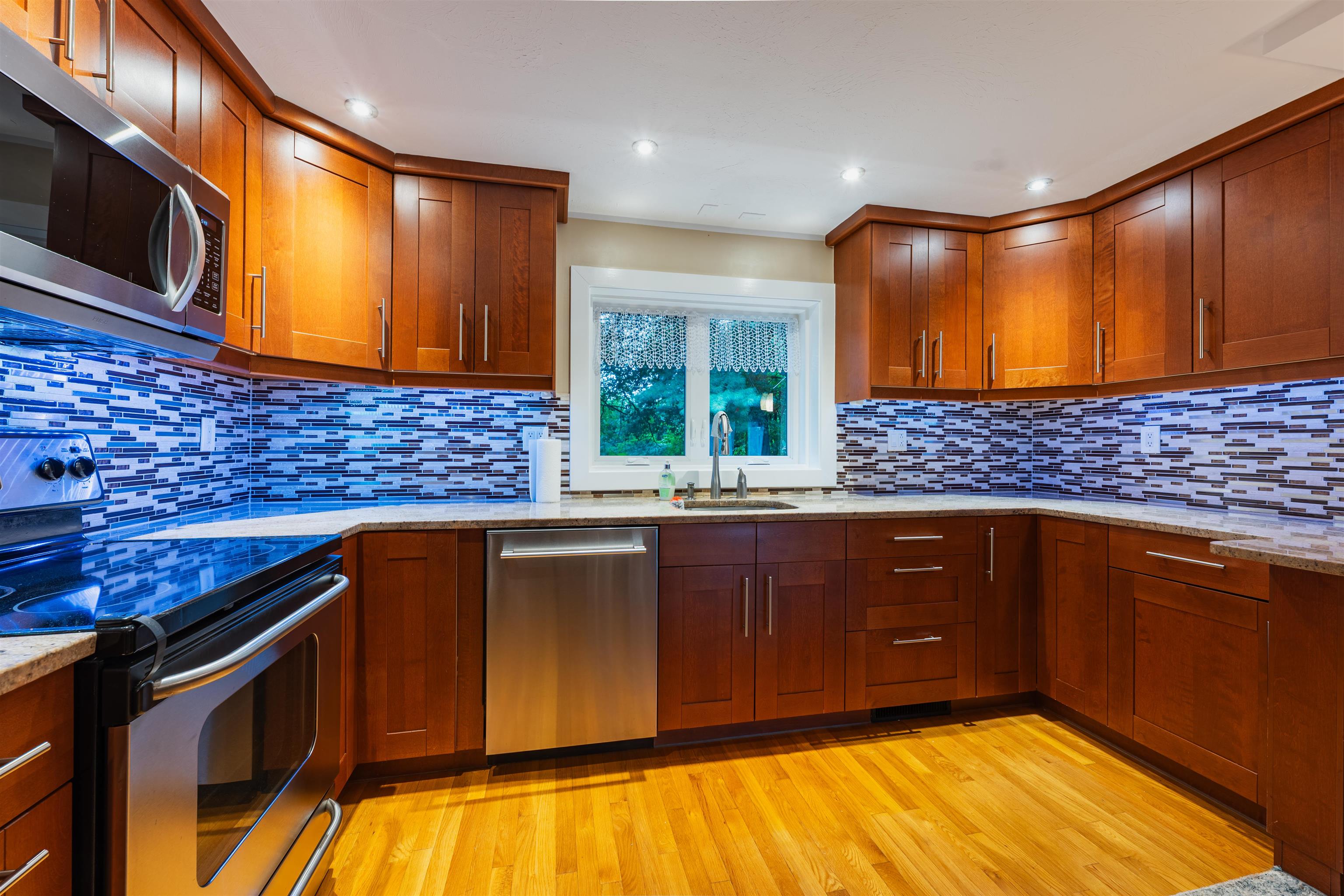 5 Tsienneto Road, Unit 5 Derry, NH 03038 - Photo 6 of 40 Gallery Image 6