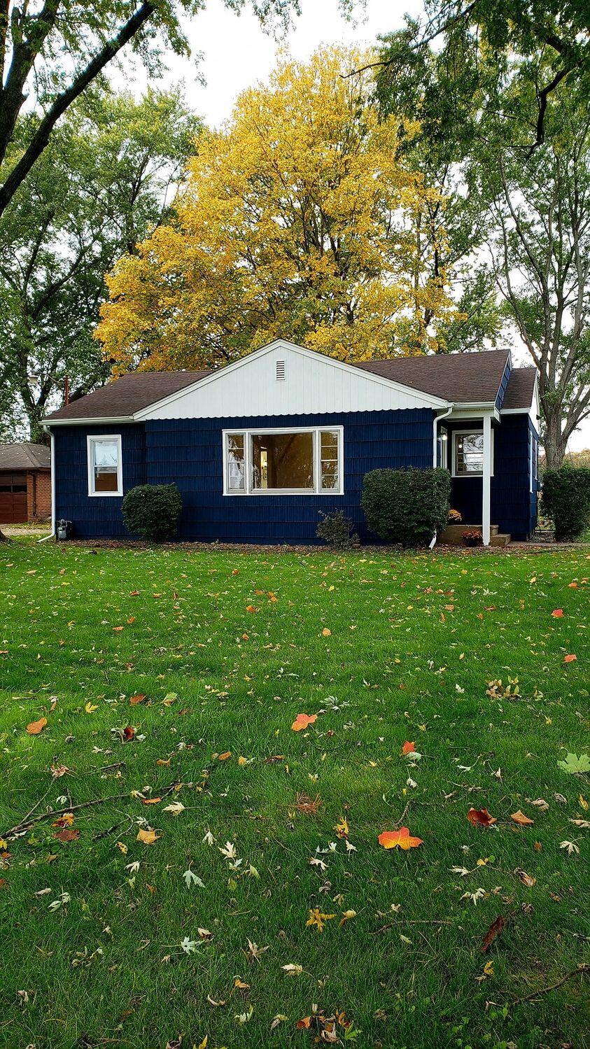 58612 Highway 131 Three Rivers, MI 49093 - Photo 3 of 17 front view