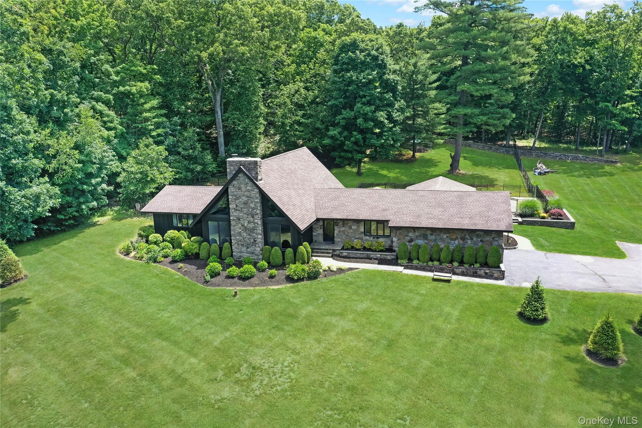 475 North Riverside Road Highland, NY 12528 - Photo 4 of 49