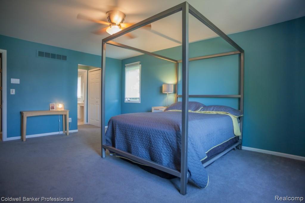 3502 Lexington Road Waterford, MI 48328 - Photo 13 of 27 IMG_2148.jpg
