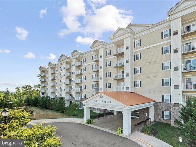 a view of a multi story building