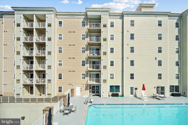 $399,987 | 6301 Edsall Road, Unit 301, Alexandria, VA 22312