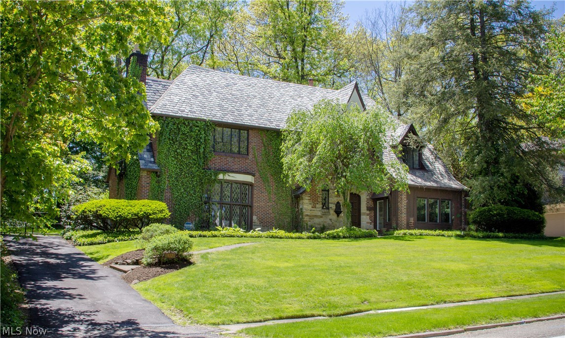 932 Genesee Road Akron, OH 44303 - Photo 1 of 33 Gallery Image 1