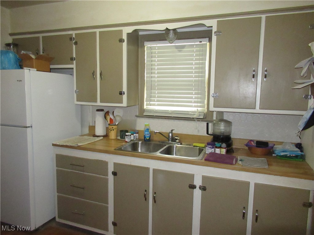 272 Shields Road Youngstown, OH 44512 - Photo 16 of 24 Gallery Image 16