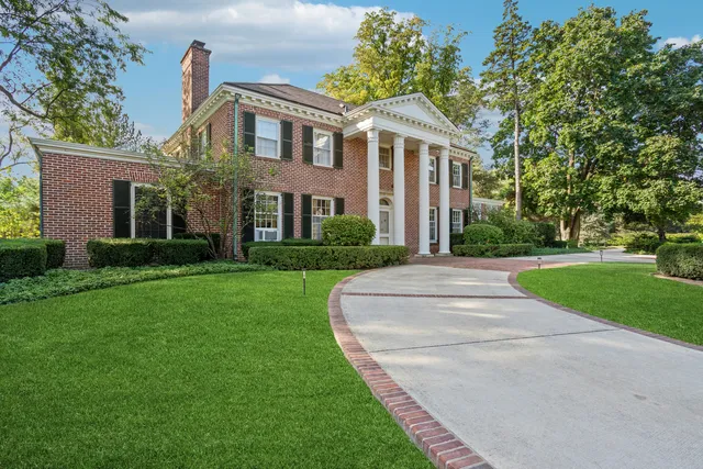 $2,299,000 | 1053 Laurie Lane, Burr Ridge, IL 60527