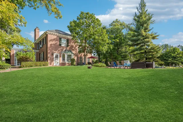 $2,299,000 | 1053 Laurie Lane, Burr Ridge, IL 60527
