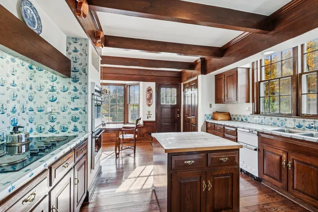 $2,299,000 | 1053 Laurie Lane, Burr Ridge, IL 60527