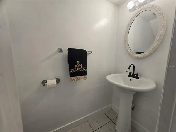 $1,550 | 210 Amherst Avenue, Unit 100, Sarasota, FL 34232