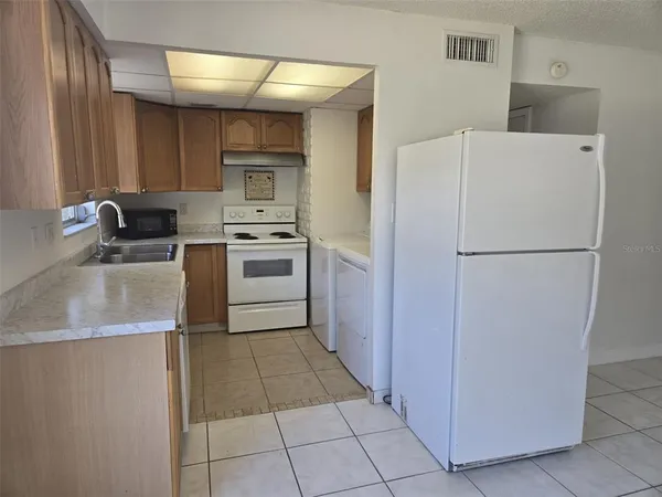 $1,550 | 210 Amherst Avenue, Unit 100, Sarasota, FL 34232