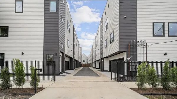 $450,000 | 329 North Nagle Street, Houston, TX 77003