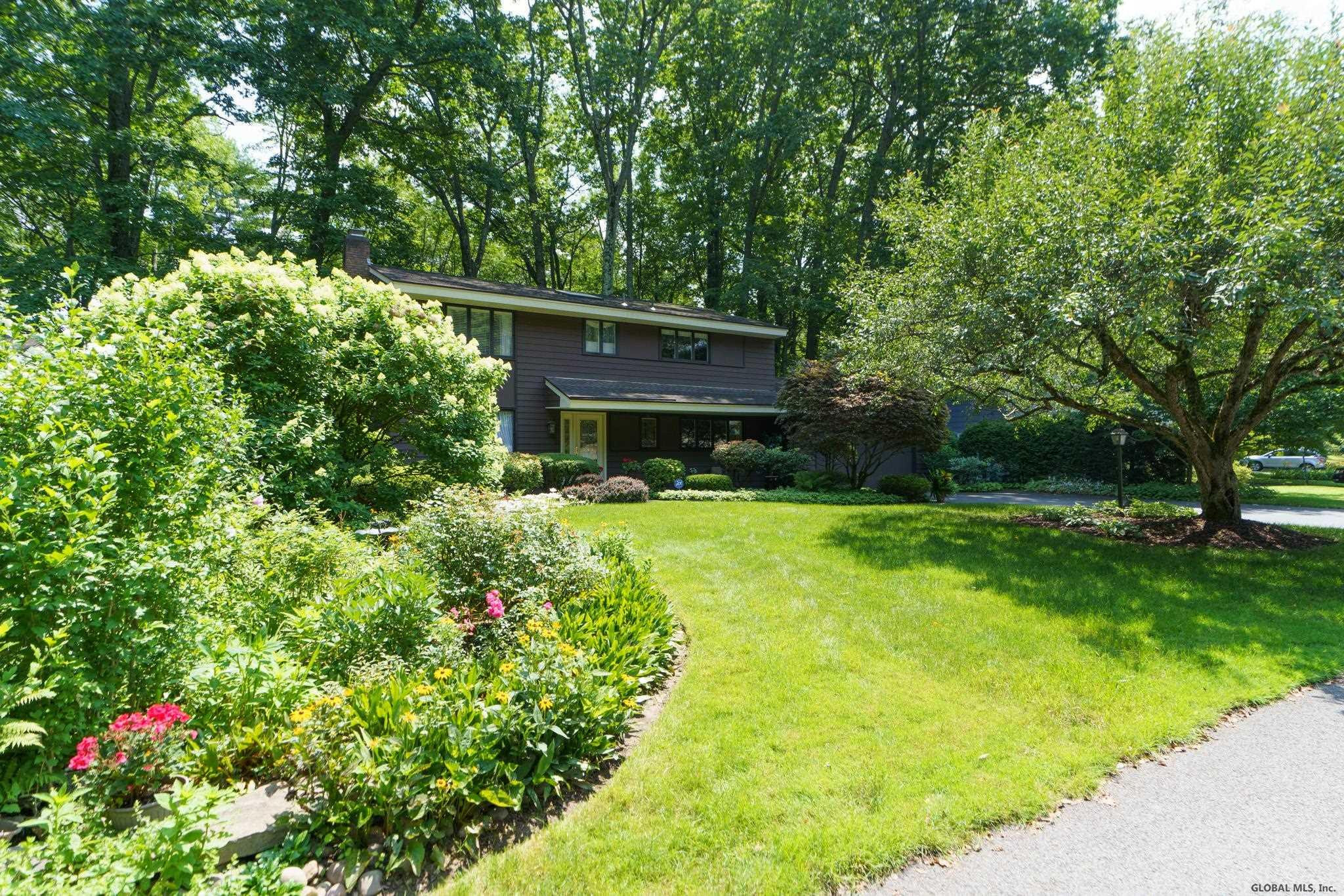 40 Devon Road Bethlehem, NY 12054 - Photo 2 of 52 Photo 2