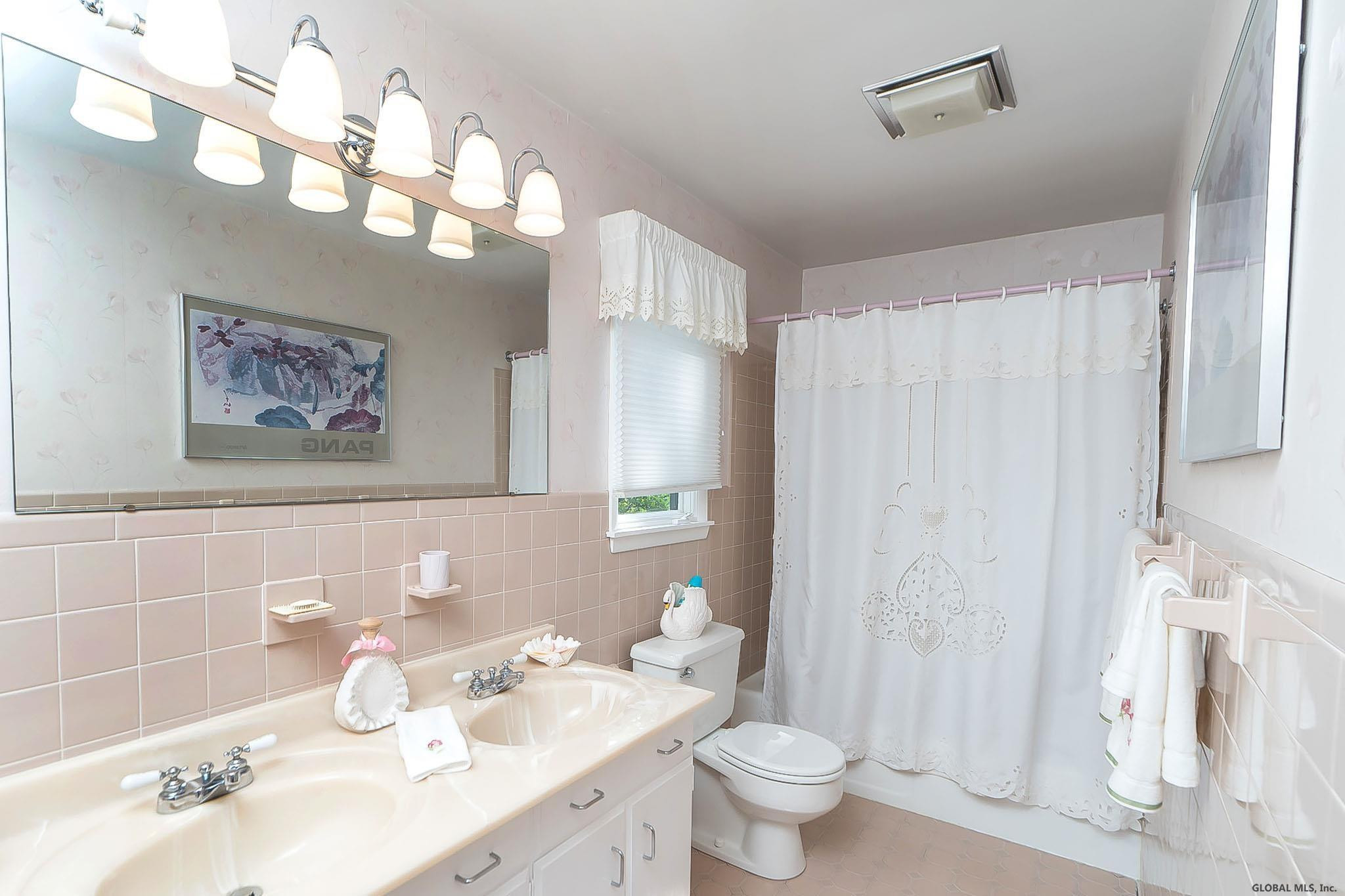 40 Devon Road Bethlehem, NY 12054 - Photo 36 of 52 Photo 36