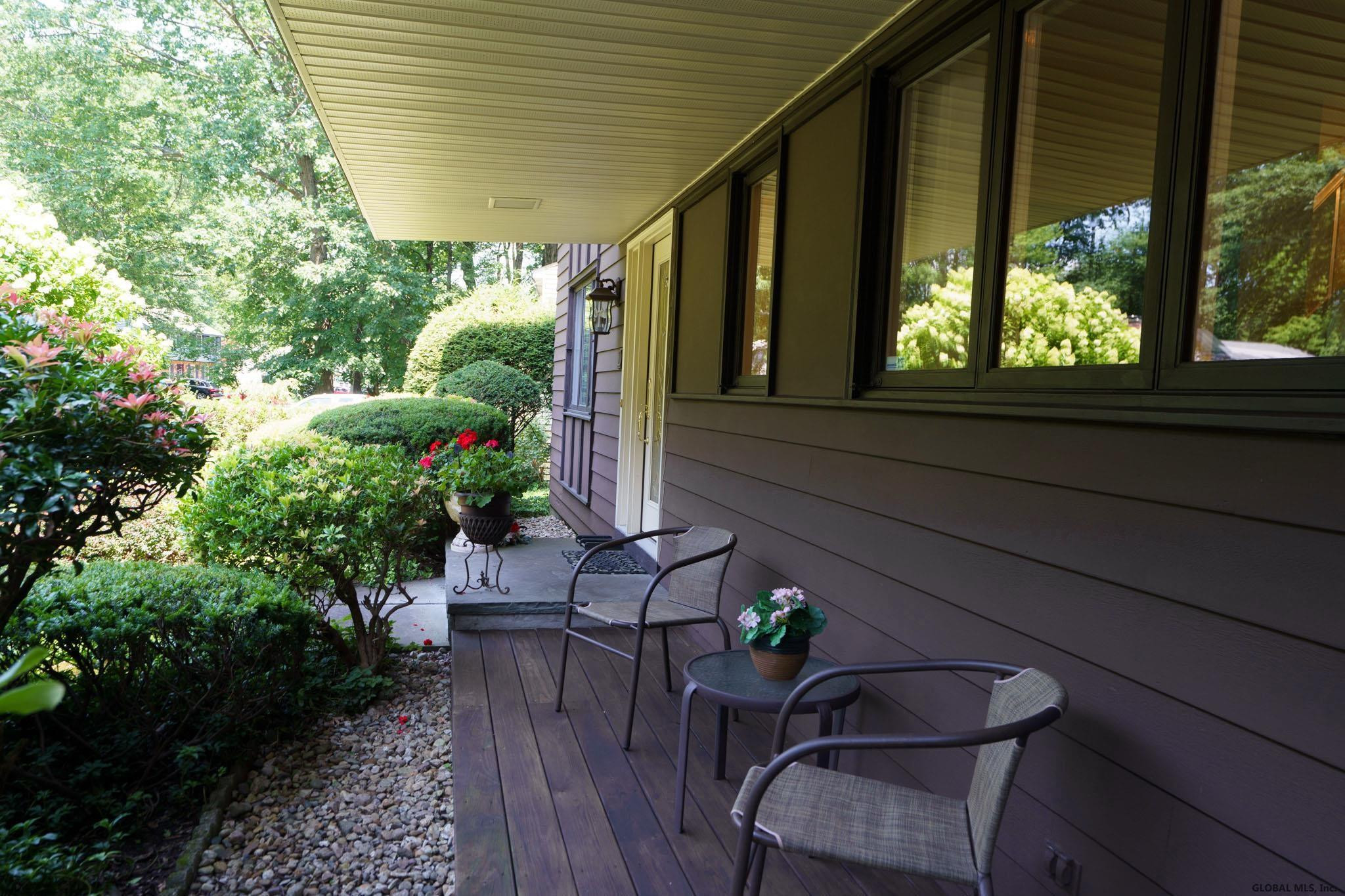 40 Devon Road Bethlehem, NY 12054 - Photo 4 of 52 Photo 4