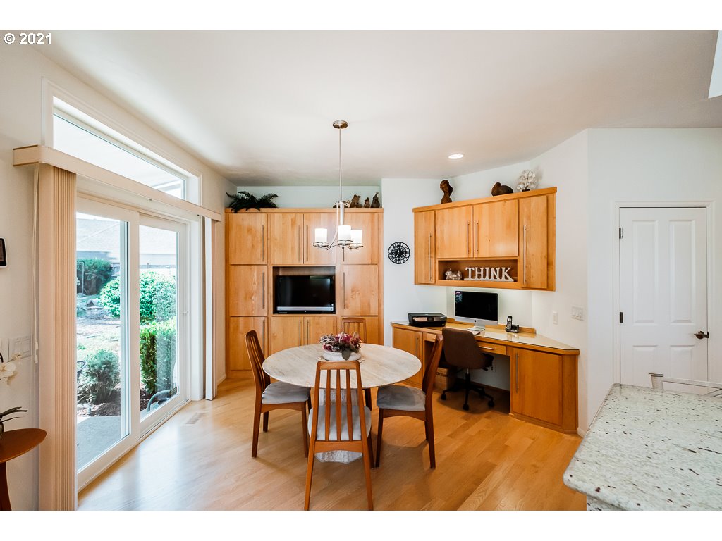 6107 Graystone Loop Springfield, OR 97478 - Photo 10 of 32