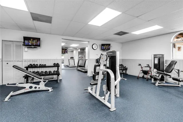 $3,000 | 6460 Northwest 170th Terrace, Unit 6460, Hialeah, FL 33015