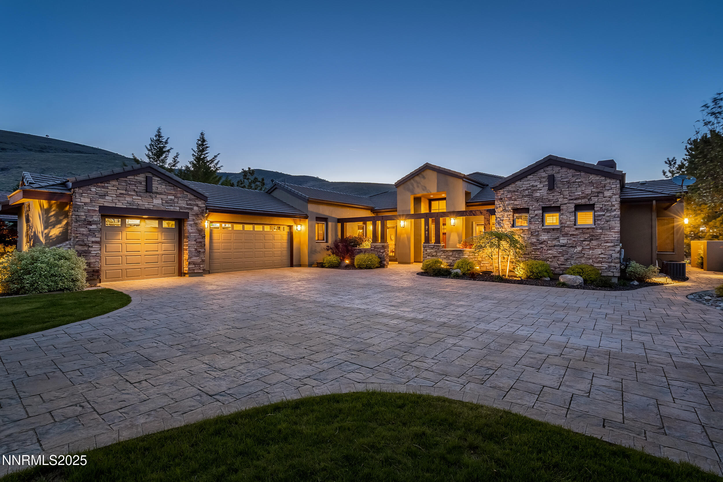 10705 Harbottle Drive Reno, NV 89511 - Photo 4 of 45 6-print-_DSC5463