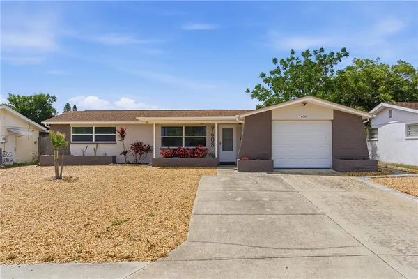 $2,400 | 7608 Sue Ellen Drive, Port Richey, FL 34668