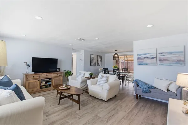 $2,400 | 7608 Sue Ellen Drive, Port Richey, FL 34668