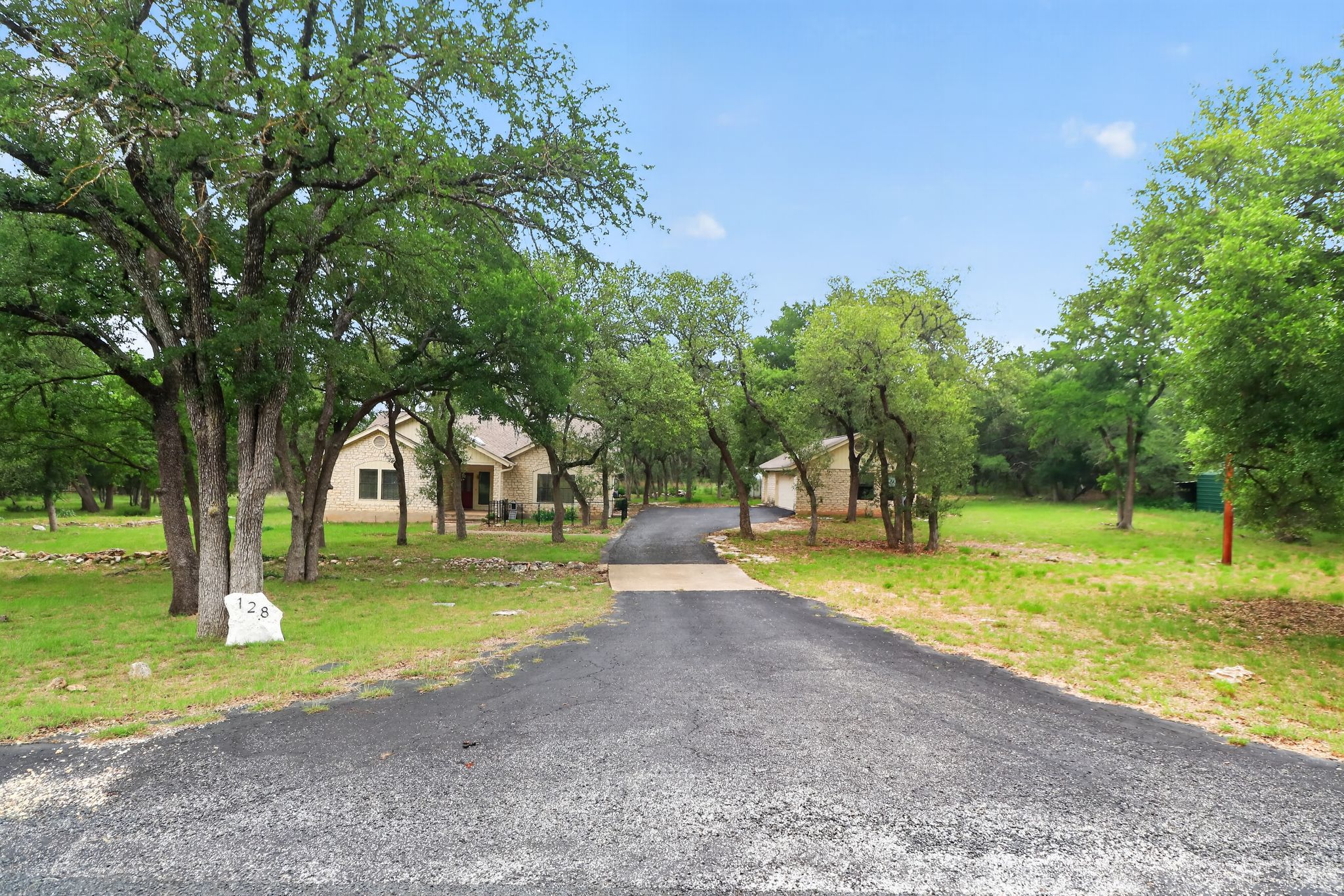 128 Mockingbird Lane Georgetown, TX 78633 - Photo 5 of 32