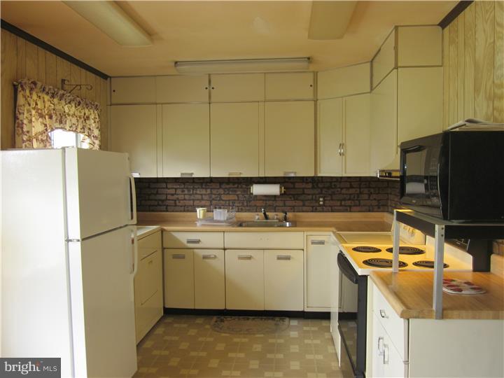 6 Cinnamon Road Levittown, PA 19057 - Photo 9 of 25