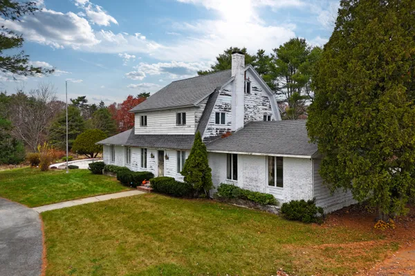 $1,599,000 | 210 Augusta Road, Topsham, ME 04086