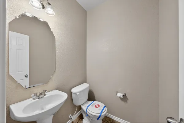 $2,000 | 201 Canyon Vista, Cibolo, TX 78108