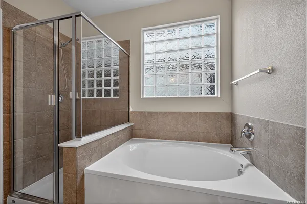 $2,000 | 201 Canyon Vista, Cibolo, TX 78108