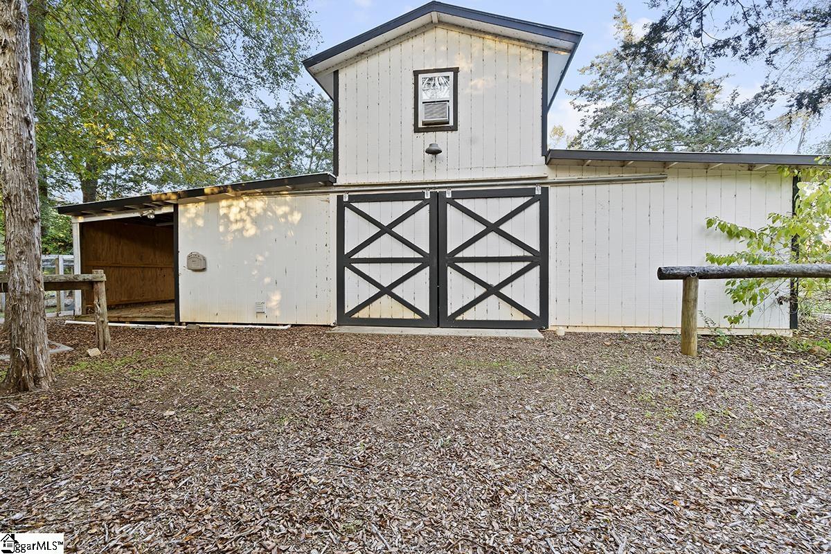 208 Farmdale Road Hodges, SC 29653 - Photo 31 of 36