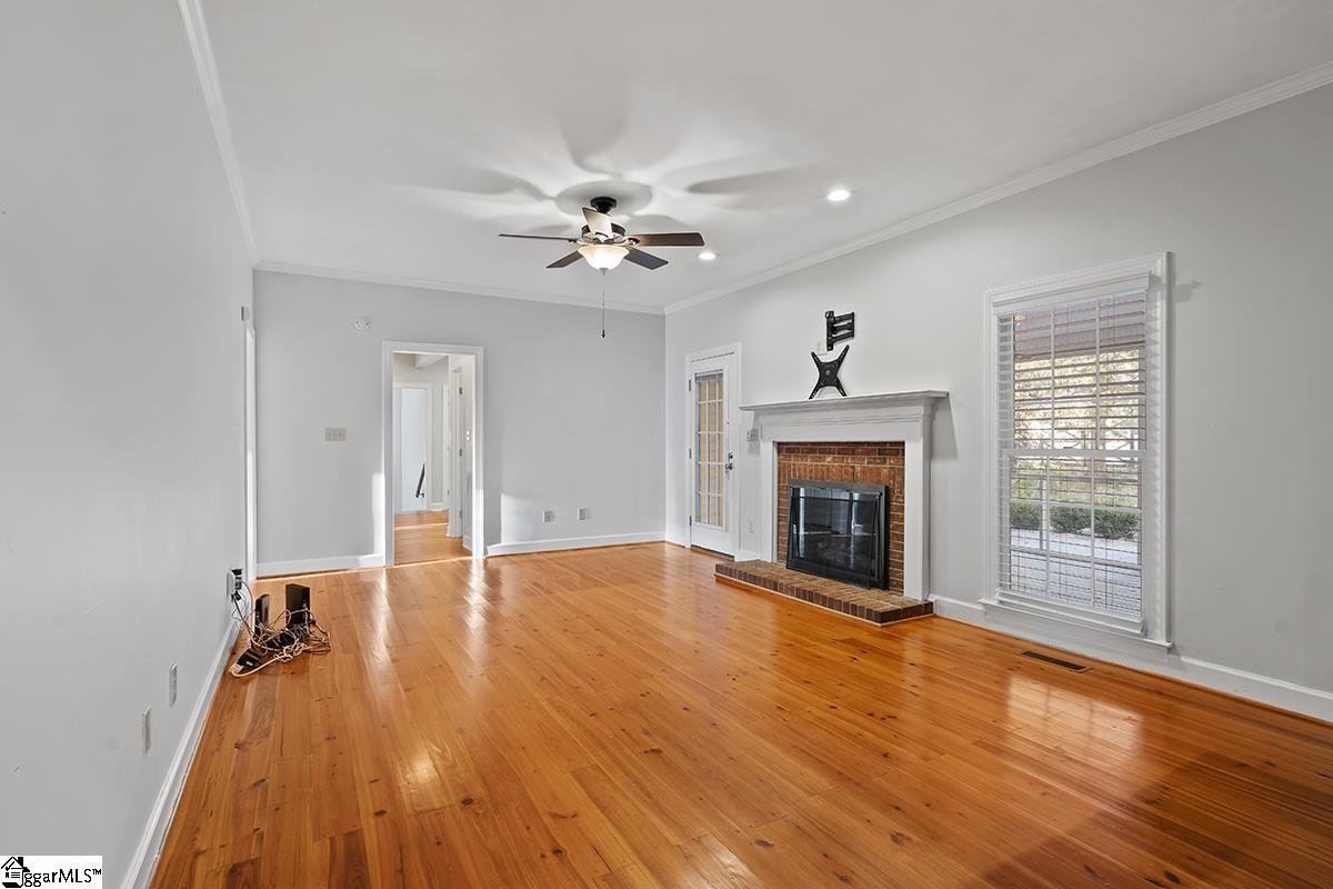 208 Farmdale Road Hodges, SC 29653 - Photo 4 of 36