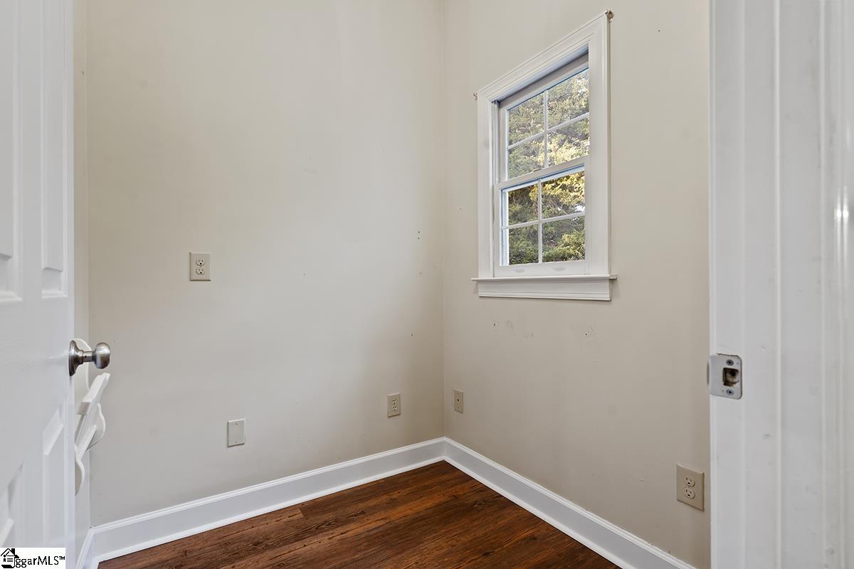 208 Farmdale Road Hodges, SC 29653 - Photo 10 of 36