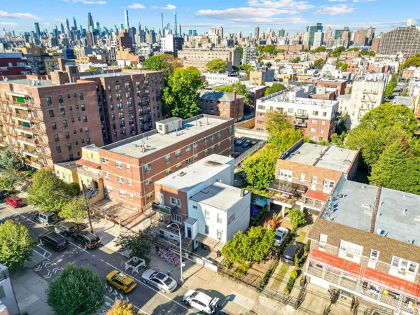 $1,798,000 | 25-14 Crescent Street | Astoria