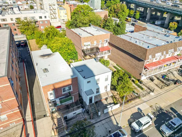 $1,798,000 | 25-14 Crescent Street | Astoria