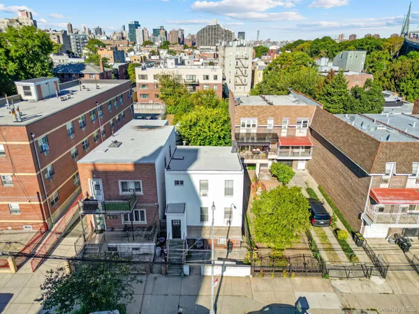 $1,798,000 | 25-14 Crescent Street | Astoria