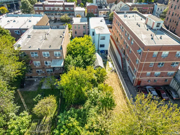 $1,798,000 | 25-14 Crescent Street | Astoria