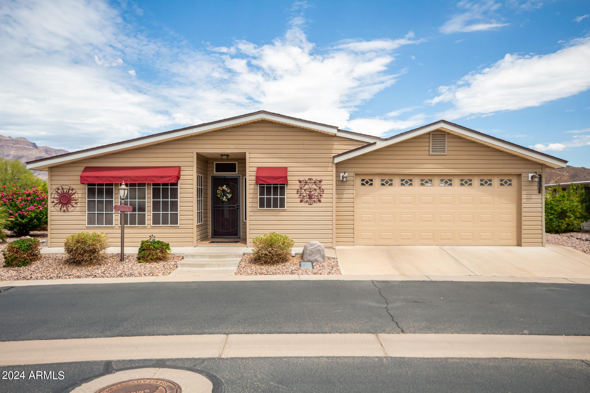 3301 South Goldfield Road, Unit 4020 Apache Junction, AZ 85119 - Photo 4 of 37 0001-01 - Goldfield