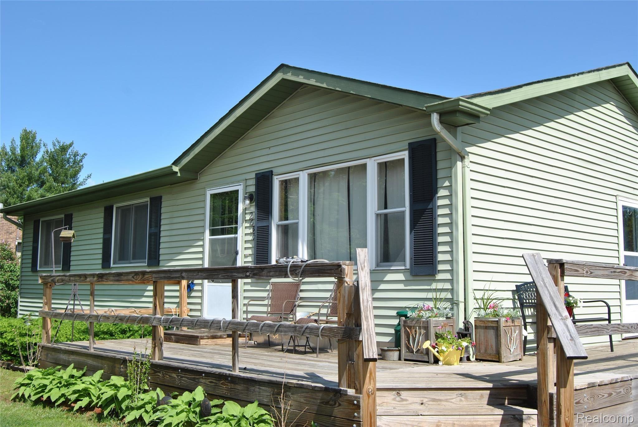 2633 East Burnside Road North Branch, MI 48461 - Photo 1 of 14 DSC_0072.JPG