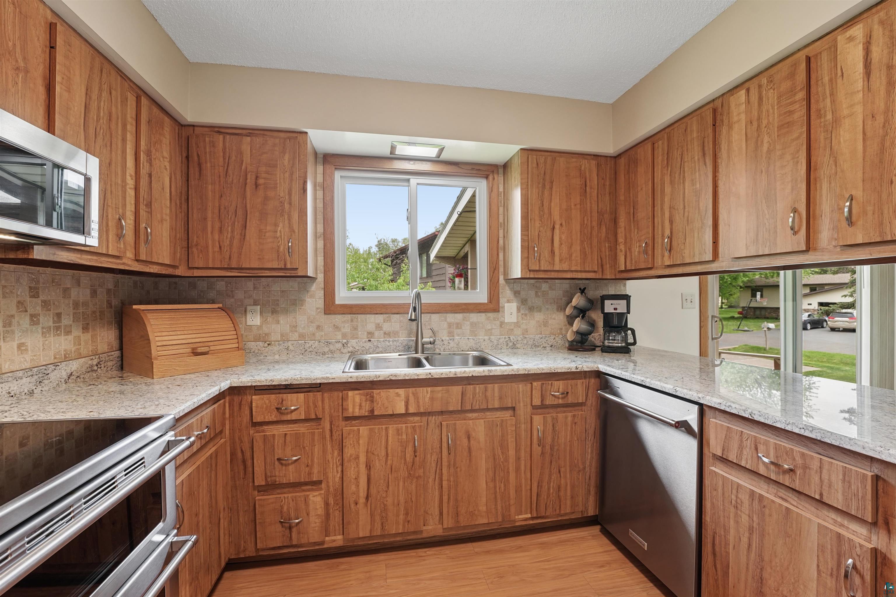 59 Highgate Street Superior, WI 54880 - Photo 9 of 23