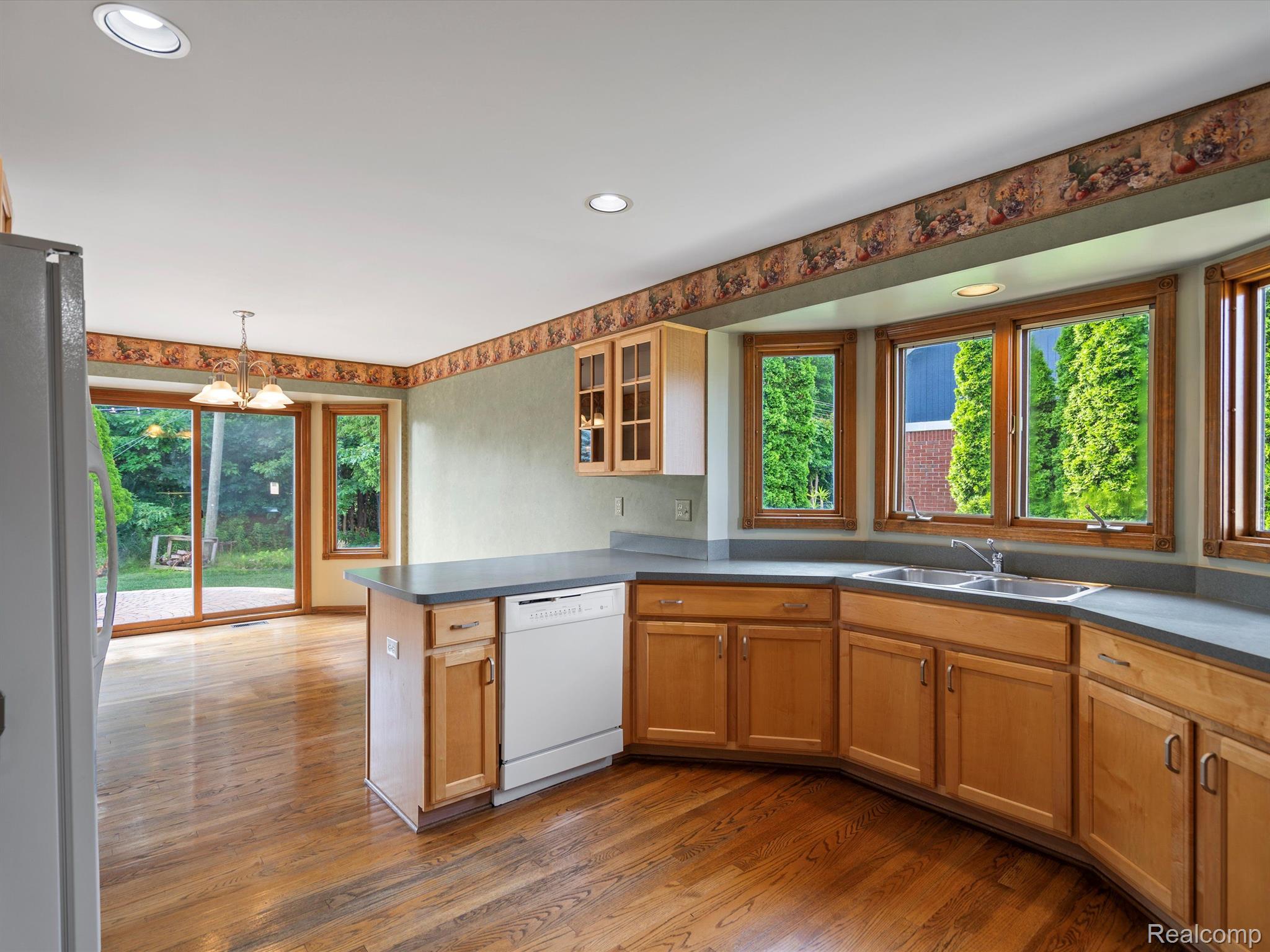 49446 Monte Road New Baltimore, MI 48047 - Photo 19 of 39 Gallery Image 19