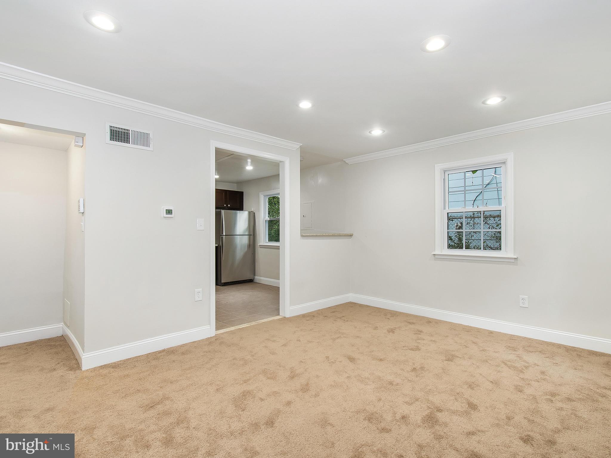 7014 East Forest Road Landover, MD 20785 - Photo 4 of 24 Living Room