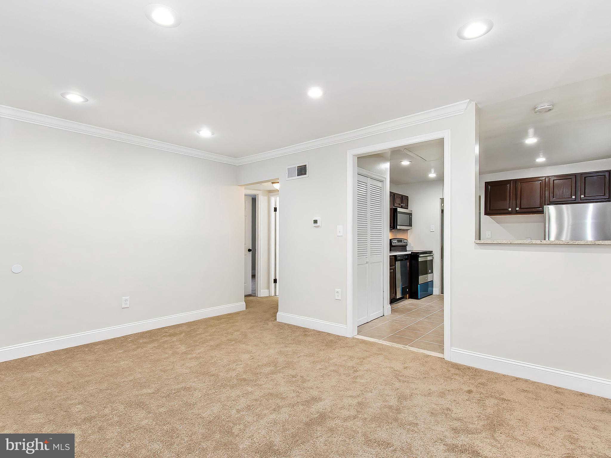 7014 East Forest Road Landover, MD 20785 - Photo 5 of 24 Living Room