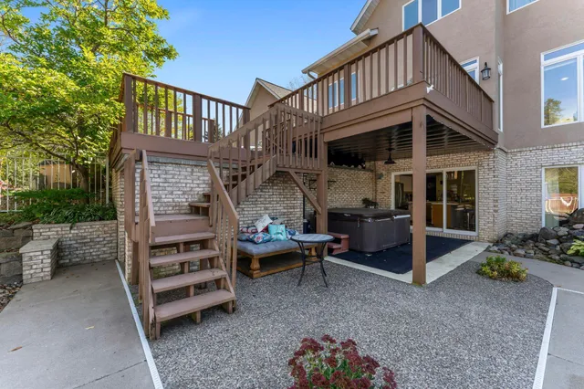 $949,900 | 2345 South Oak Drive, Red Wing, MN 55066