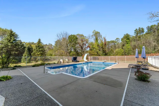 $949,900 | 2345 South Oak Drive, Red Wing, MN 55066